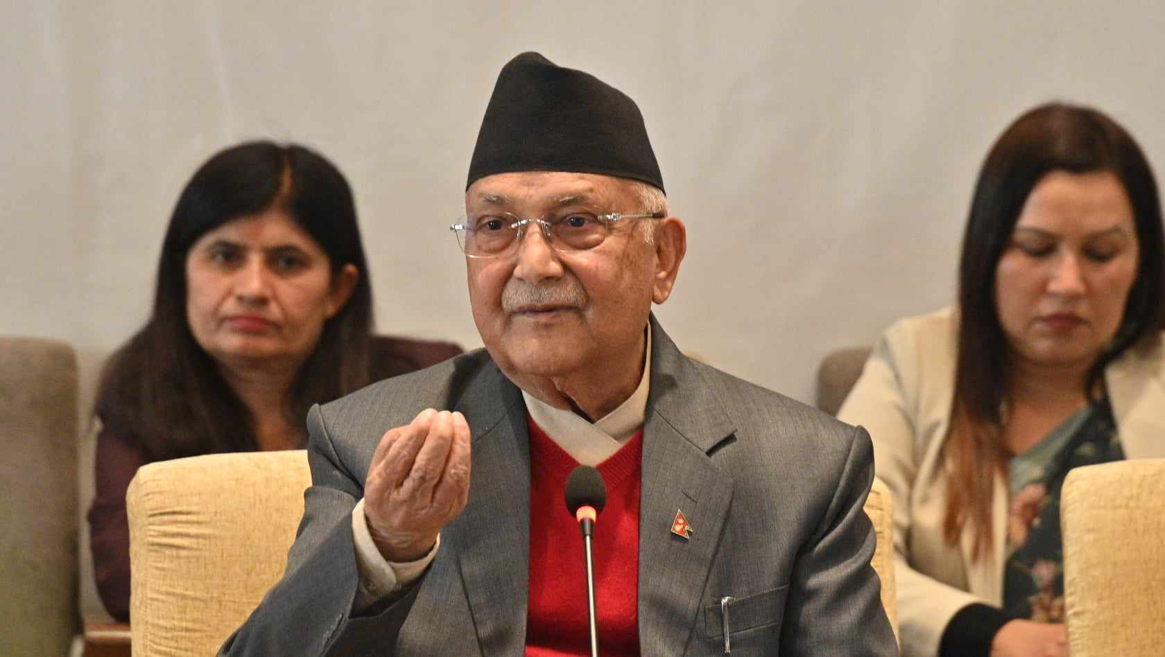 गिरीबन्धु टी-स्टेटबारे केपी ओलीको आरोप- कांग्रेसले ७० बिघा जग्गा बेचेर कमिसन खायो